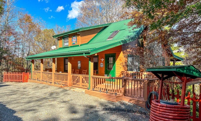Grassy Creek Cabina | RiverView Ridge: 5 BR, 3 BA Cabin or Bungalow in Piney Creek, Sleeps 10