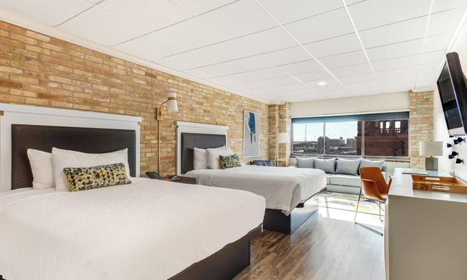 Main - Military Plaza Casa | RiverWalk Plaza - Junior Suite Double Queen