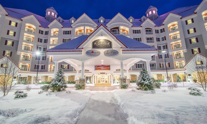Lincoln Hotel | RiverWalk Resort at Loon Mountain