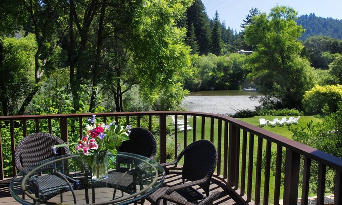 Monte Rio Casa | Riverwood Cottage - Riverfront con jacuzzi, playa, isla (Ofertas de último minuto)