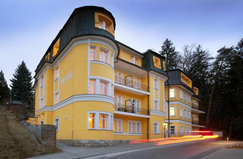 Luhacovice Hotel | Riviera