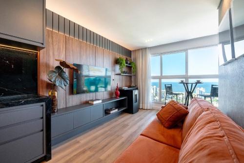 Itajai Apartamento | Riviera Luxo Frente Mar 2 Suítes by Achei Camboriú