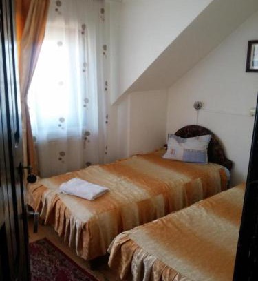 Ramnicu Valcea Cama Y Desayuno | Riviera Valceana