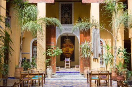 Zekkak Er Roumane Casa | Riyad Al Atik