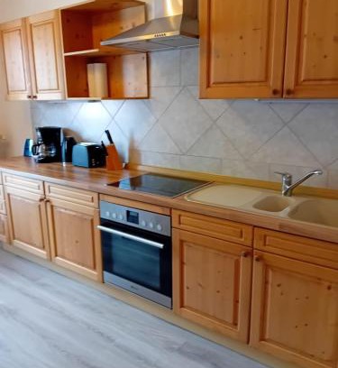 Waldkappel Apartamento | RJS Lambach GbR, Ferienwohnung am Dorfplatz
