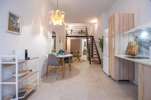 Aiora Apartamento | RM1 - Loft Valencia cómodos estudios dúplex cerca a la Avenida del Puerto