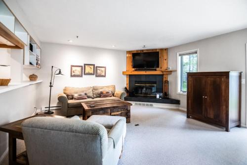 Moose Wilson Road Apartamento | RMR: Balsam Lodge B4 Condo in The AspensWilson WY