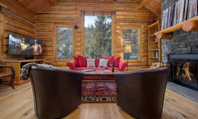 Teton Village Cabina | RMR: Teton Village Granite Ridge: Cozy 2 Br Cabin Close to Slopes + Free Fun!