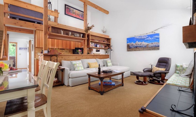 Teton Pines Condominio | RMR: Hawthorne 222 Condo in The Aspens/Wilson,WY