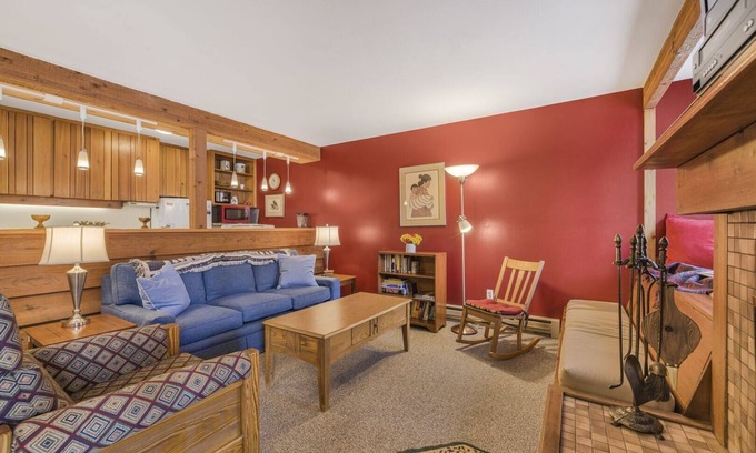 Moose Wilson Road Condominio | RMR: Juniper 112 Condo in The Aspens/Wilson,WY