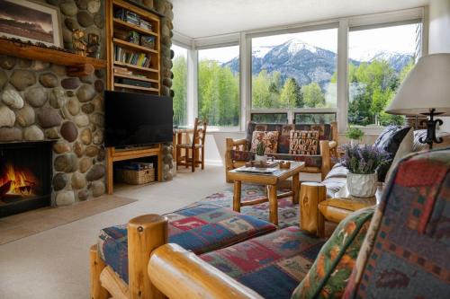 Moose Wilson Road Apartamento | RMR: Lupine 1911 Condo in The AspensWilsonWY