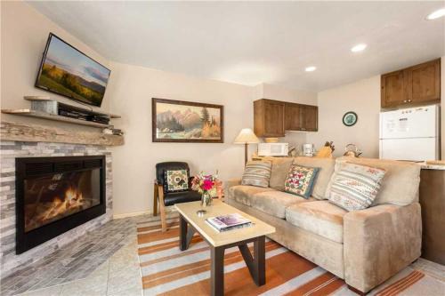 Moose Wilson Road Apartamento | RMR: Spruces 6 Condo in The AspensWilsonWY