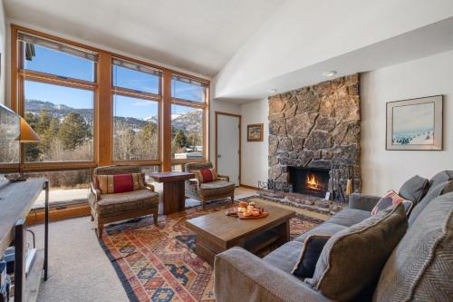 Moose Wilson Road Apartamento | RMR: Wheatgrass 2222 Condo in The AspensWilsonWY