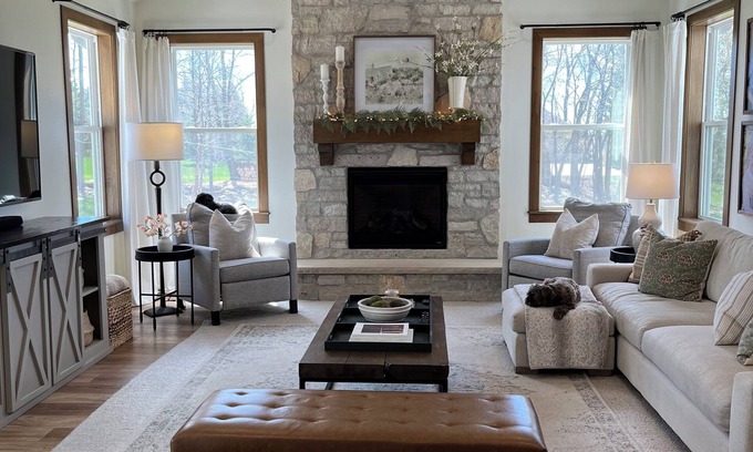 Village of Richfield Casa | RNC? Executive Ranch on 1.5 acres w/ private patio inc hot tub. 30 min to MKE