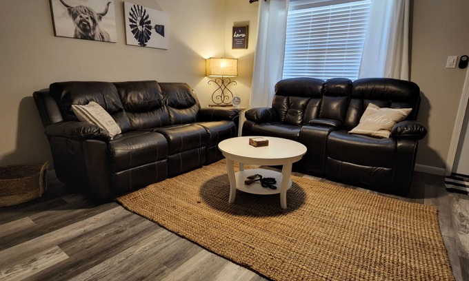 Mountain Home Casa | RnR Retreat-Upscale housing, contemporary decor