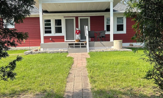 Ephraim Cabaña | Road Taken Authors Retreat: 2-bedroom cottage in Ephraim with WiFi, AC