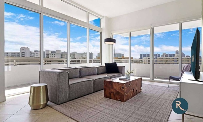 Sunny Isles Beach Casa | Roami at Sunny Isles | Rooftop Pool | 3 Bedroom