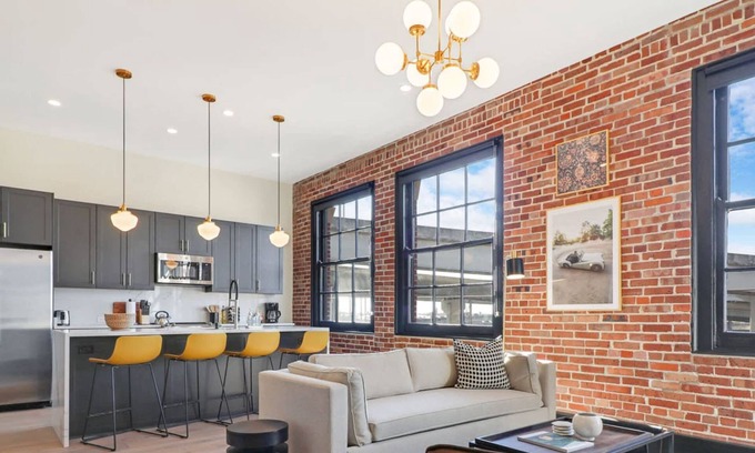 Arts/Warehouse District Apartamento | Roami at The Lola | Near Bourbon St. | 3 Bedroom