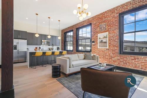 Arts/Warehouse District Apartamento | Roami at The Lola Near Bourbon St 3BR #50