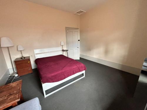 Adelaide Central Business District Cabina | Rob Roy Room 8