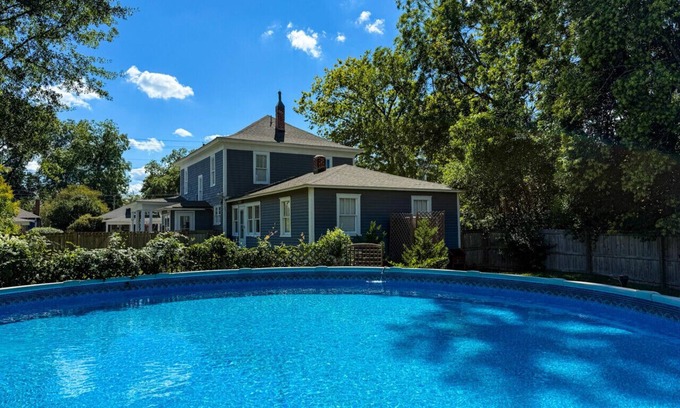 Washington Casa | Roberson House: Private Pool|Walk to Downtown|Sleeps 12