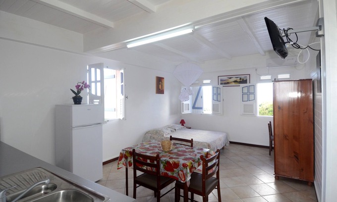 Le Robert Apartamento | ROBERT KREOLES STUDIOS