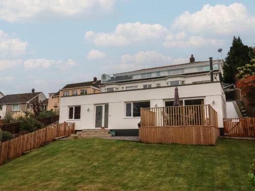 Hele Casa | Robins Downs