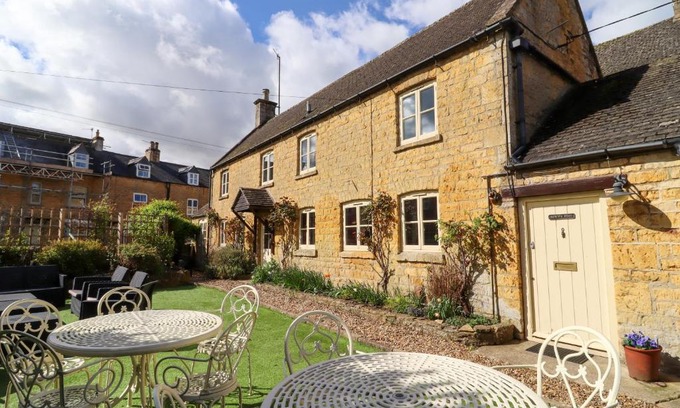 Bourton Casa | Robins Nest