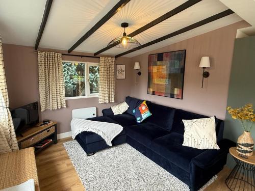 Builth Wells Casa | Robins' Rest - 22 Caer Beris Luxury Lodge Park NEW Sleeps 6 Riverside Reteat