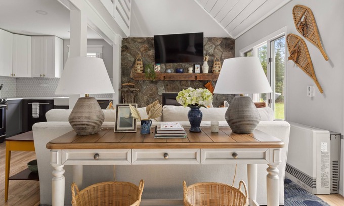 Warren Cabina | Robinson Cabin 3 Bedroom Cabin by RedAwning