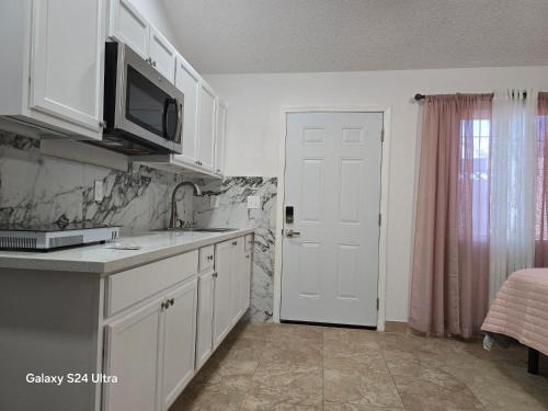 Sunrise Manor Apartamento | Rocas del sol