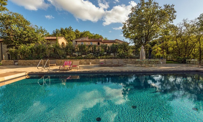 Castellina in Chianti Apartamento | Apart 2BR adecuado para PRM bellamente en una granja restaurada con piscina y spa
