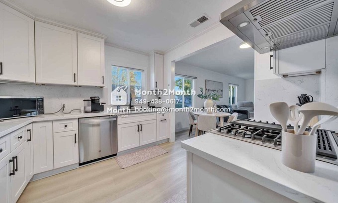 Mayflower Village Casa | Rochelle Retreat #42336
