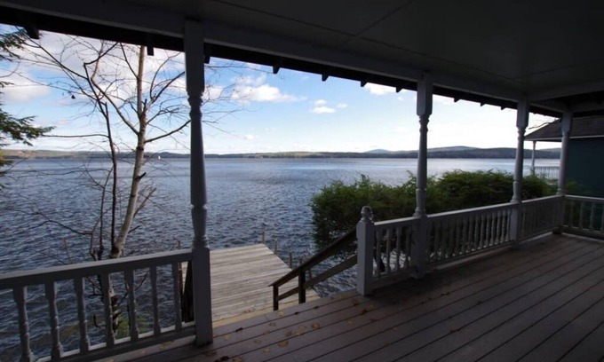 Sunapee Casa | Rock Fern Summary: La