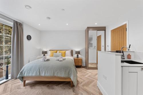 Stoney Middleton Casa | Rock Mill Apt 3 with Terrace
