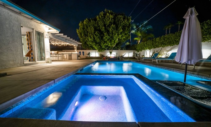 Racquet Club South Casa | Rock n Relaxation ~ Private Oasis in Palm Springs