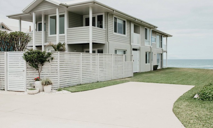 Anna Bay Apartamento | ROCK SALT Luxury 3 B/room Ocean Front Apartment -- breathtaking 270 degree view