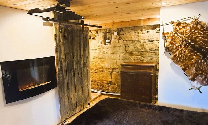 Carsac-Aillac Apartamento | Rock shelter, independent single room