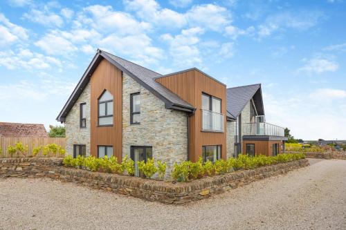 Little Petherick Casa | Rock View