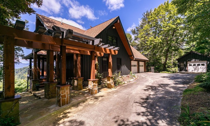 Apple Ridge Casa | Abuelos Pórtico - 4BR, 3BA - Bañera de hidromasaje - 15min Para Blowing Rock - vistas a la montaña