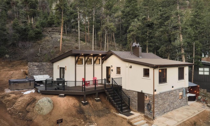 Cascade Casa | Rockies Ranch-Hot Tub with Views Vrbo