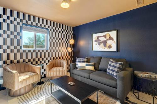 West Colorado Springs Casa | Rockies Royale Modern & Bright Outdoors Fun