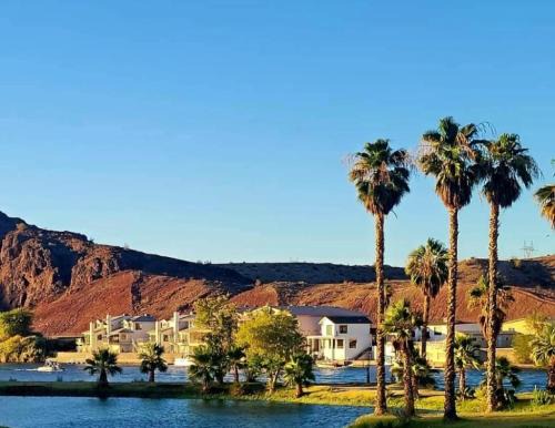 Parker Dam Casa | Rockin-River House, waterfront!