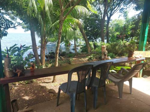 Balgue Cama Y Desayuno | Rocks Beach
