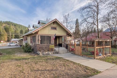 Leavenworth Casa | Rockwell Retreat by NW Comfy Cabins