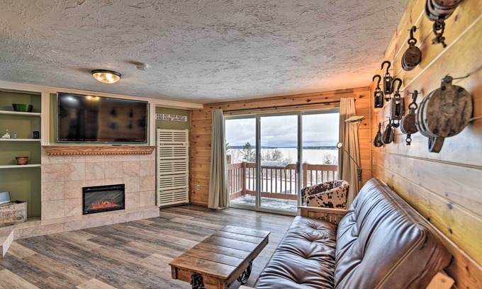 Rockwood Condominio | Rockwood Condo w/ Deck & Views of Mt. Kineo!