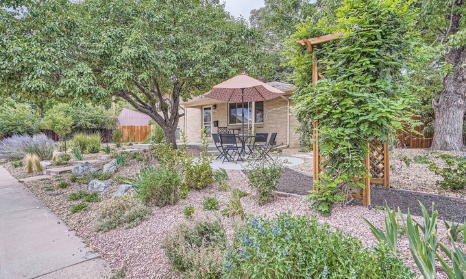 Arvada Plaza Area Casa | Rocky Garden Retreat: 3 Bedroom Near Denver
