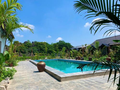 Hoa Lu Cabina | Rocky Mountain Ecolodge