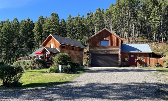 Livingston Cabina | Rocky Mountain Retreat 1 hr to Yellowstone Park, 20 min Bozeman,Livingston, MSU