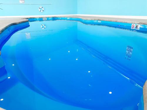Hollister Casa | Rocky Shores Retreat - Indoor Pool Open